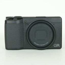 RICOH GR III