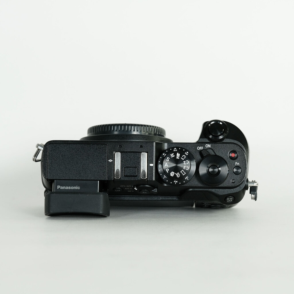 Panasonic LUMIX DMC-GX8 ボディ ブラック