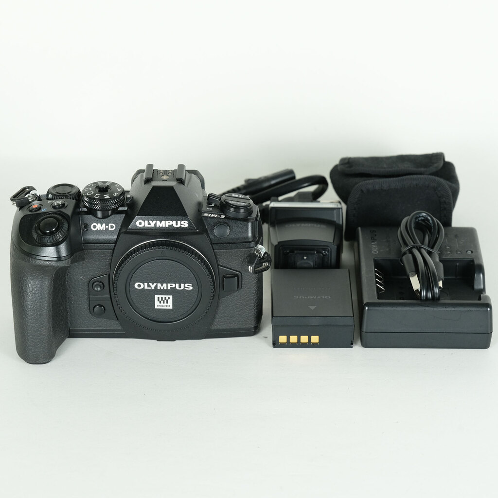 OLYMPUS OM-D E-M1 Mark II [�{�f�B]