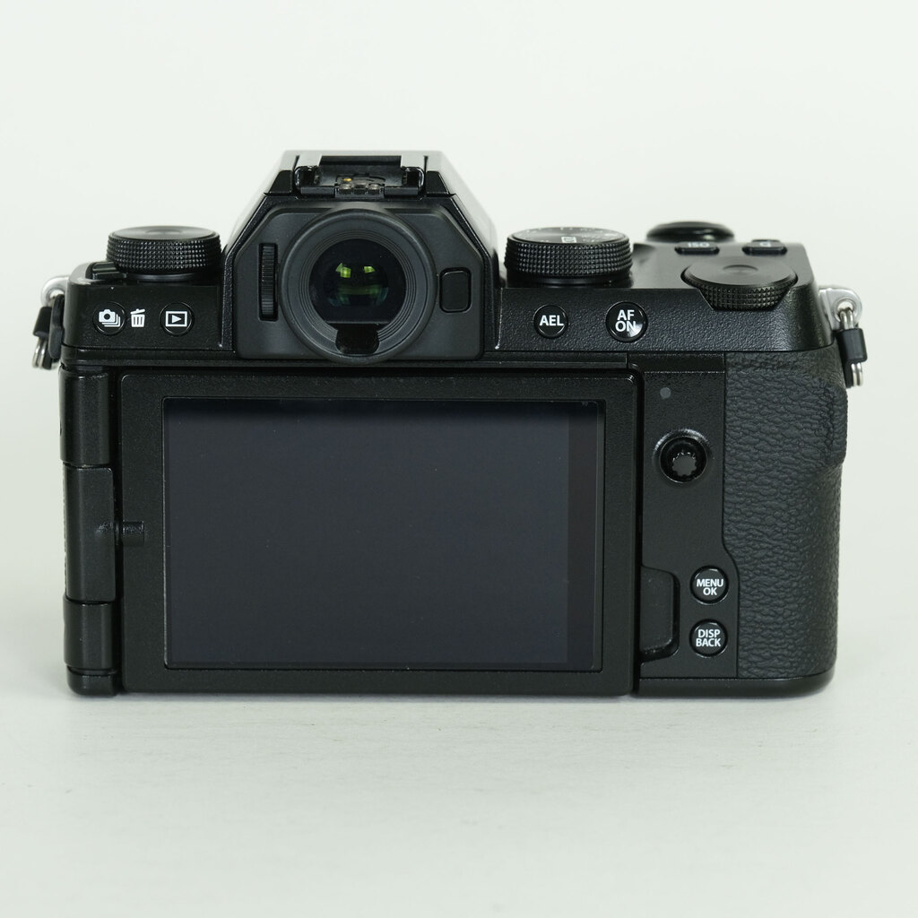 FUJIFILM X-S10