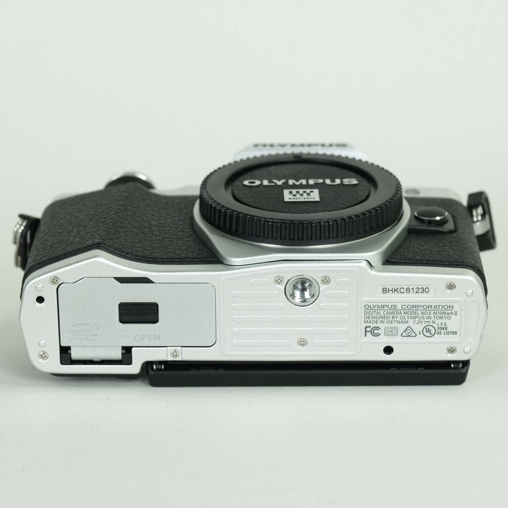 OLYMPUS OM-D E-M10 Mark II