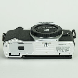 OLYMPUS OM-D E-M10 Mark II