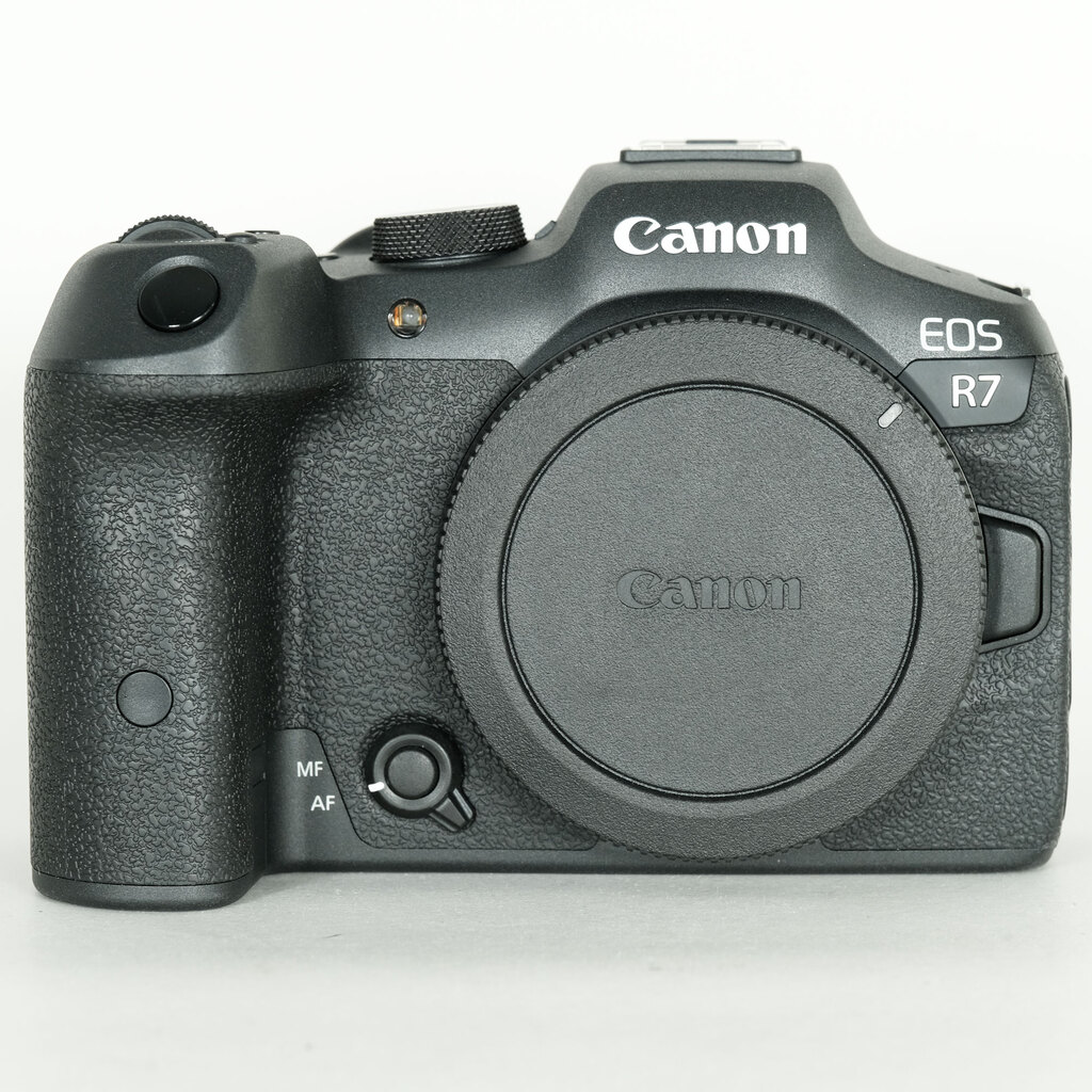 Canon EOS R7