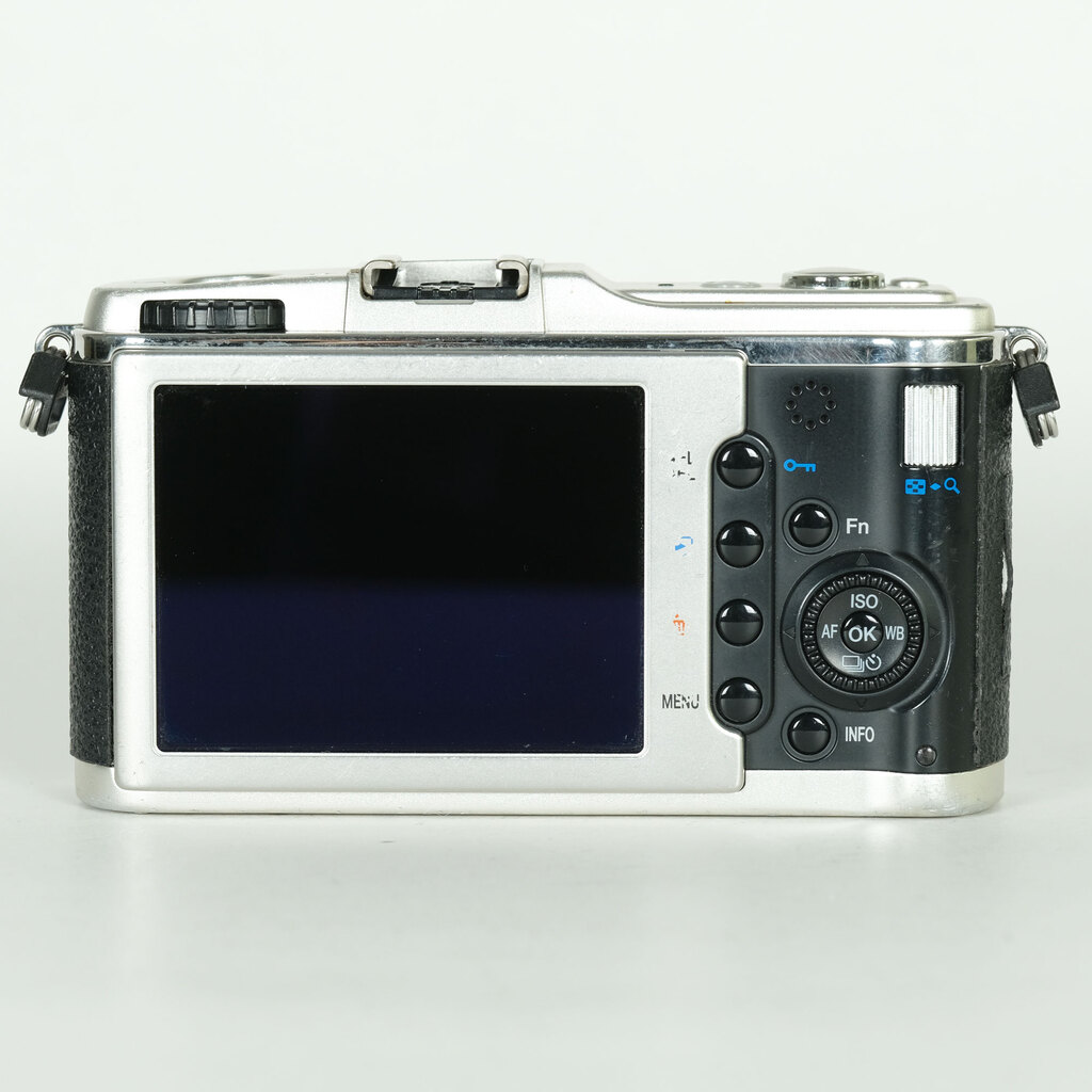 OLYMPUS PEN E-P1 ボディ シルバー
