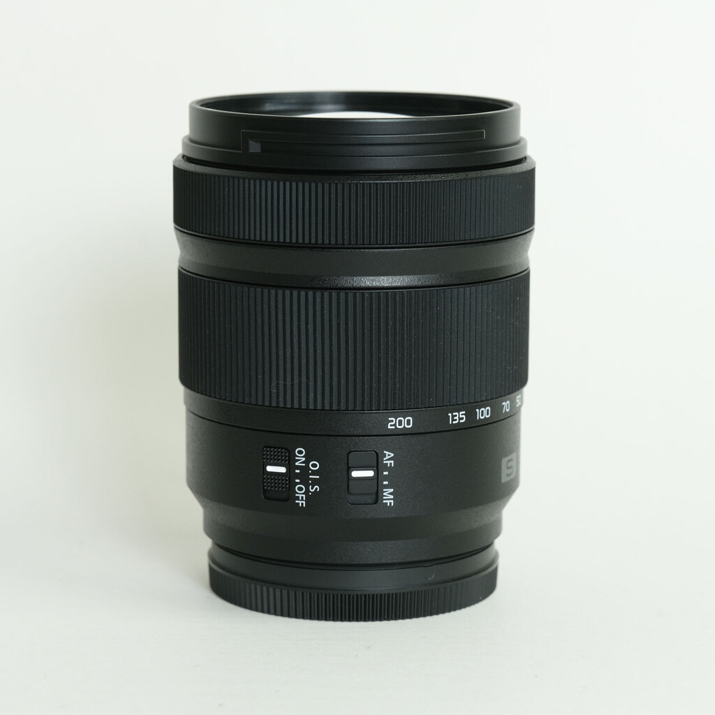 Panasonic LUMIX S 28-200mm F4-7.1 MACRO O.I.S.