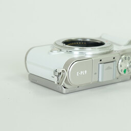 OLYMPUS PEN E-PL9