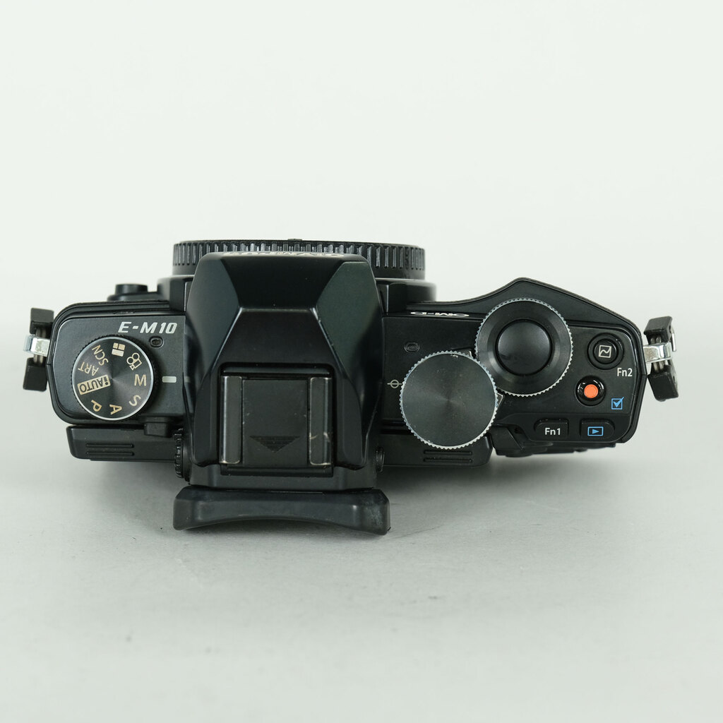 OLYMPUS OM-D E-M10 ボディ ブラックの出品 | ONE SCENE（ワンシーン）