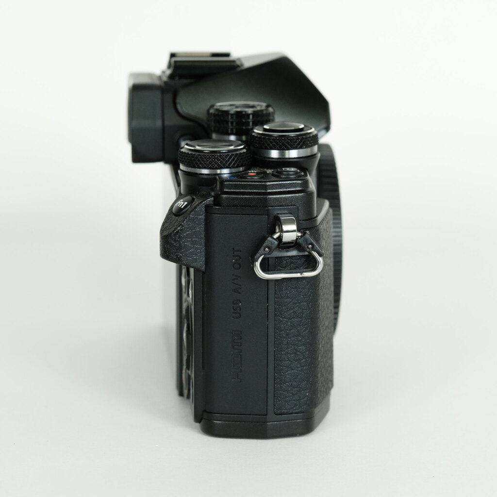 OLYMPUS OM-D E-M10 Mark II OLYMPUS OM-D E-M10 Mark II