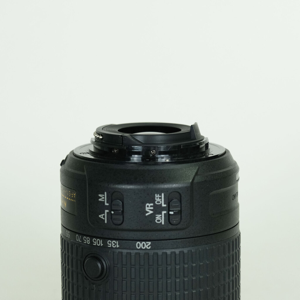 Nikon AF-S DX NIKKOR 55-200mm F4-5.6G ED VR IIの出品 | ONE SCENE