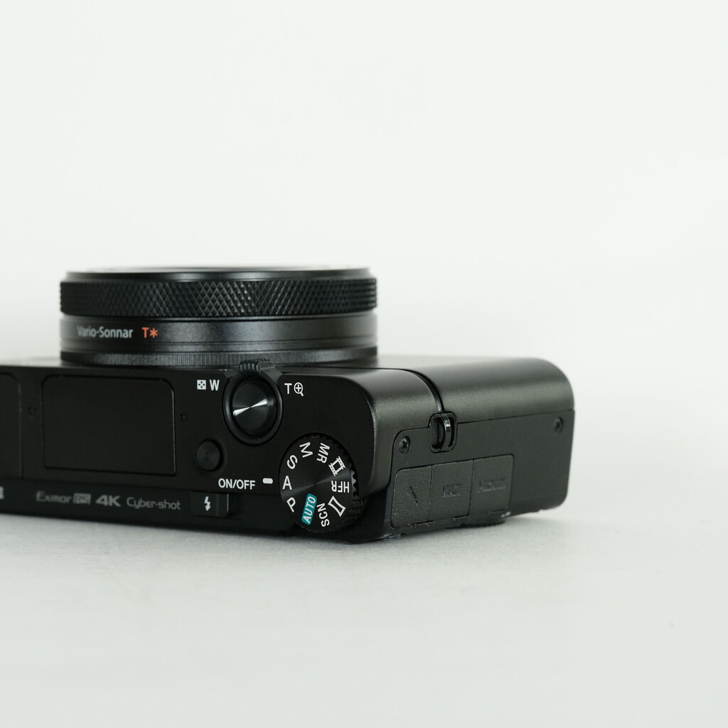 SONY Cyber-shot DSC-RX100M7