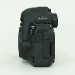 Canon EOS 6D Mark II Canon EOS 6D Mark II