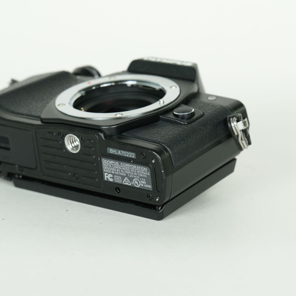OLYMPUS OM-D E-M10 Mark II