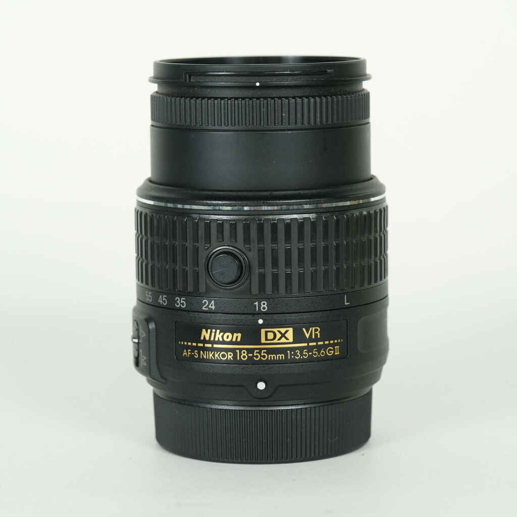 Nikon AF-S DX NIKKOR 18-55mm f3.5-5.6G VR II