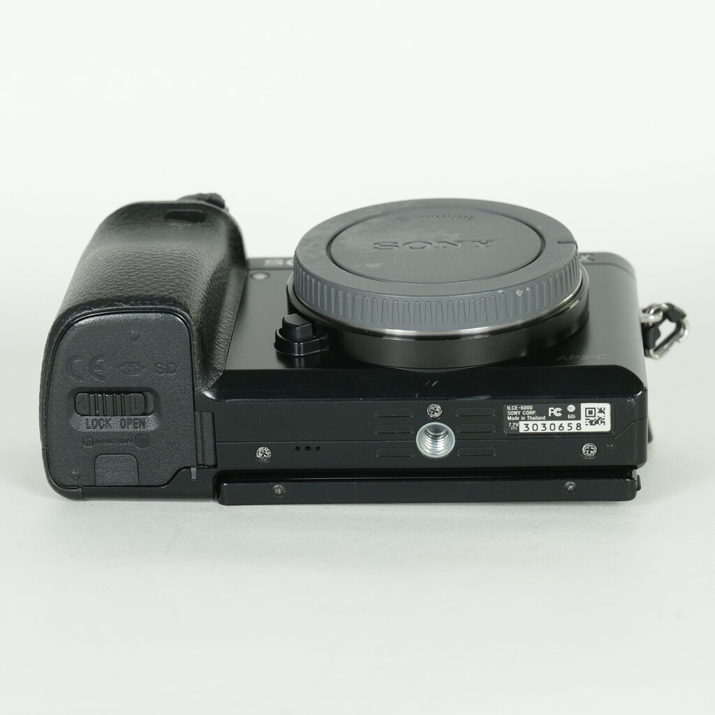 SONY α6000(ILCE-6000) SONY α6000(ILCE-6000)
