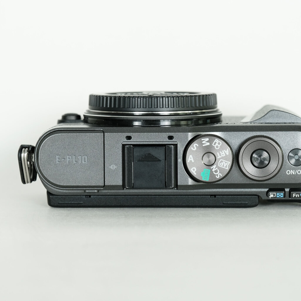 OLYMPUS PEN E-PL10