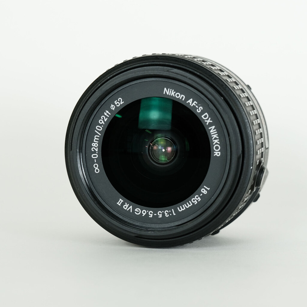 Nikon AF-S DX NIKKOR 18-55mm f3.5-5.6G VR II
