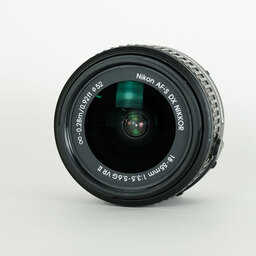 Nikon AF-S DX NIKKOR 18-55mm f3.5-5.6G VR II