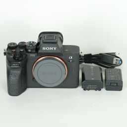 SONY α7 IV(ILCE-7M4) SONY α7 IV(ILCE-7M4)