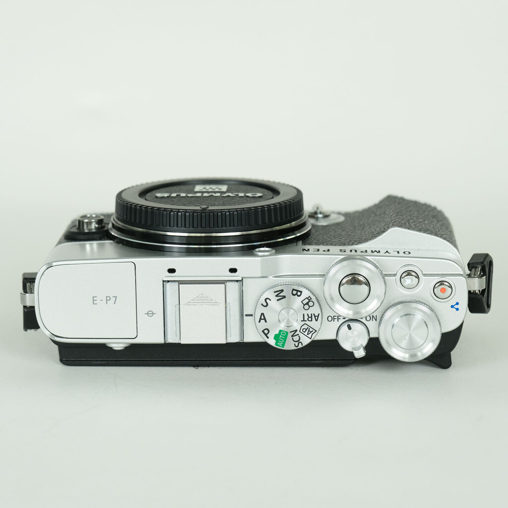 OLYMPUS PEN E-P7