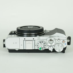 OLYMPUS PEN E-P7