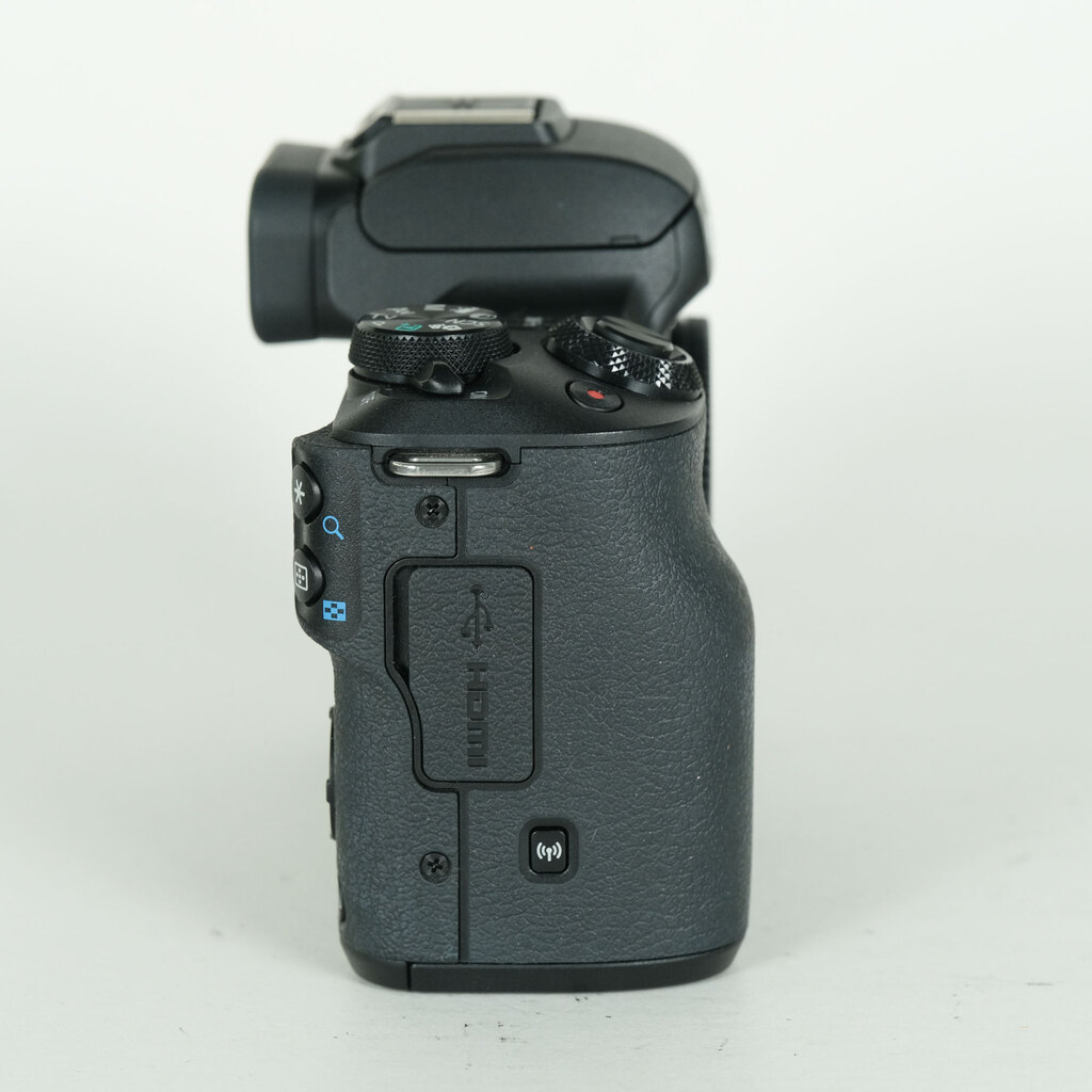 Canon EOS Kiss M [�{�f�B �u���b�N]