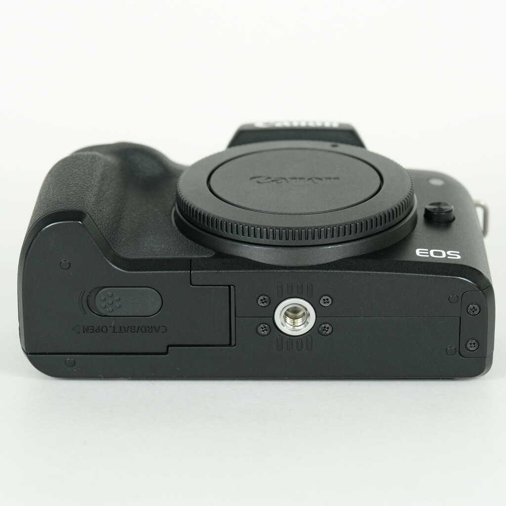 Canon EOS Kiss M2