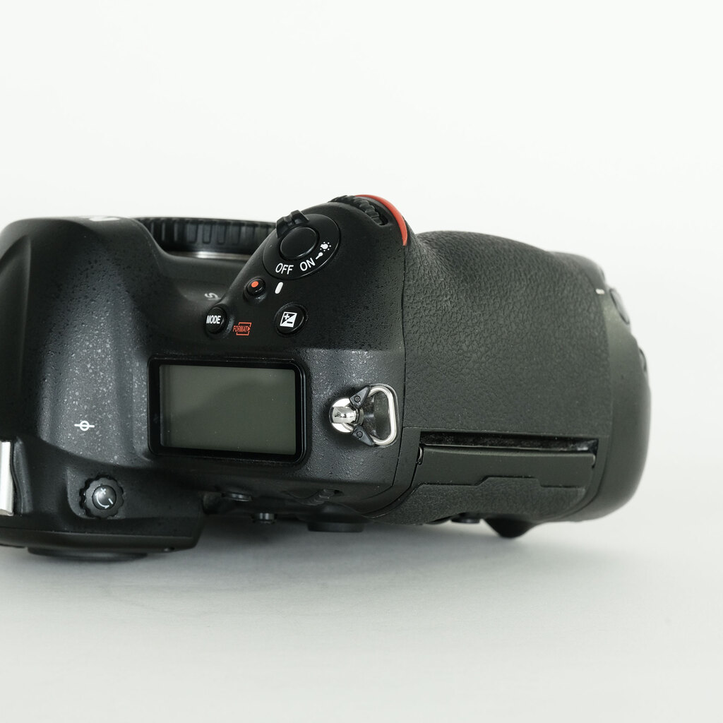 Nikon D4S