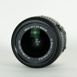 Nikon AF-S DX NIKKOR 18-55mm f3.5-5.6G VR II Nikon AF-S DX NIKKOR 18-55mm f3.5-5.6G VR II