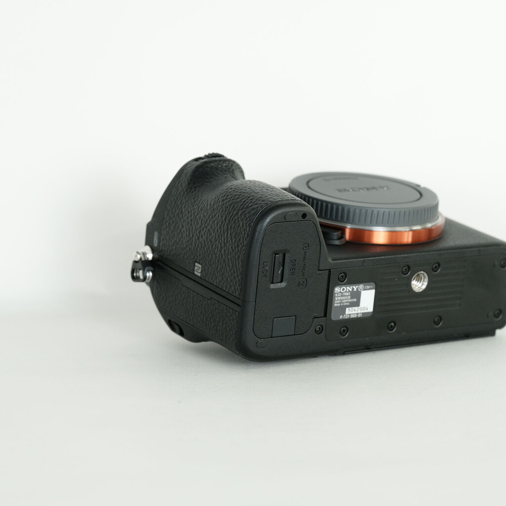 SONY α7R III(ILCE-7RM3) SONY α7R III(ILCE-7RM3)