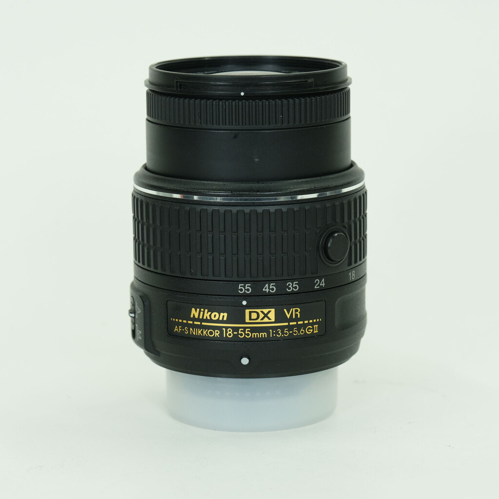 Nikon AF-S DX NIKKOR 18-55mm f3.5-5.6G VR II Nikon AF-S DX NIKKOR 18-55mm f3.5-5.6G VR II