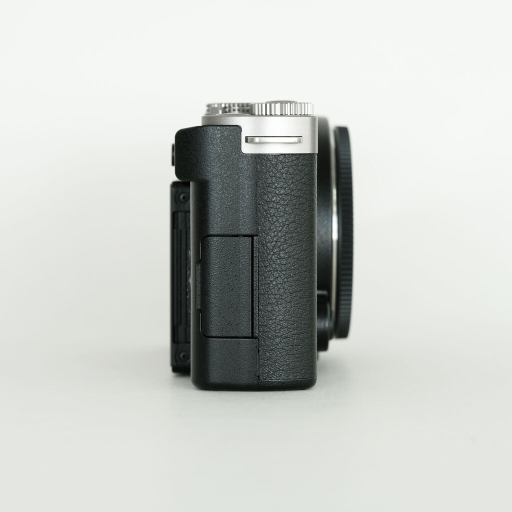 Panasonic LUMIX DC-S9