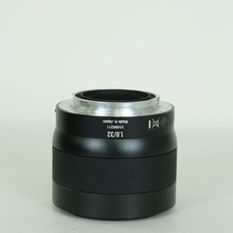 Carl Zeiss Touit 32mm F1.8(ソニーE用) Carl Zeiss Touit 32mm F1.8(ソニーE用)