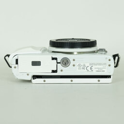 OLYMPUS PEN Lite E-PL6 ボディ ホワイト