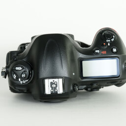 Nikon D4S