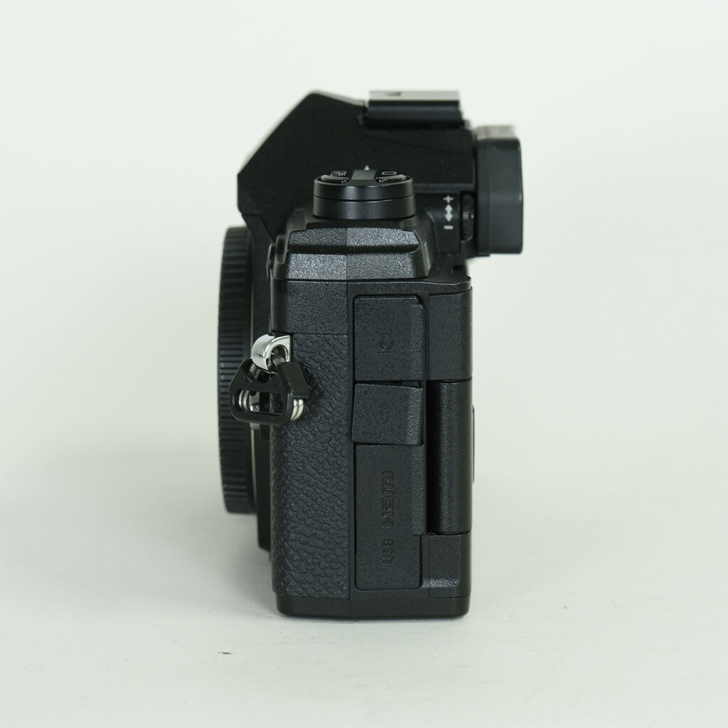 OLYMPUS OM-D E-M5 Mark III