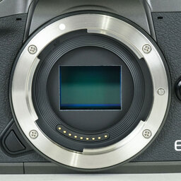 Canon EOS M5
