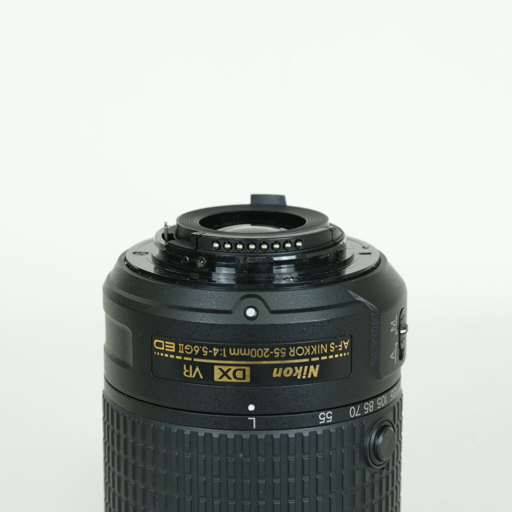 Nikon AF-S DX NIKKOR 55-200mm F4-5.6G ED VR II Nikon AF-S DX NIKKOR 55-200mm F4-5.6G ED VR II