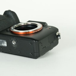 SONY α7RIV ボディ ILCE-7RM4A   【後期モデル 液晶下部にSONYロゴなし】