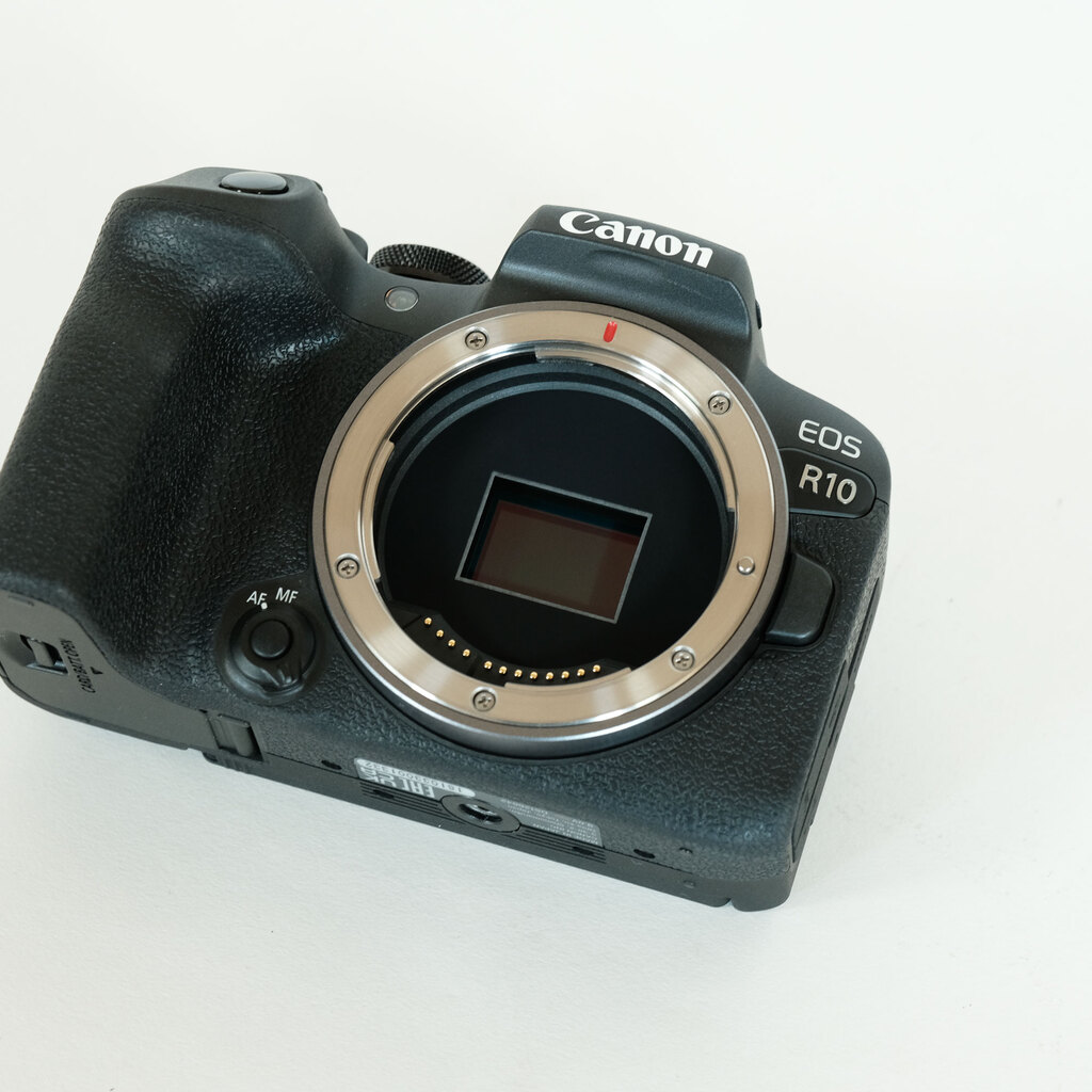 Canon EOS R10
