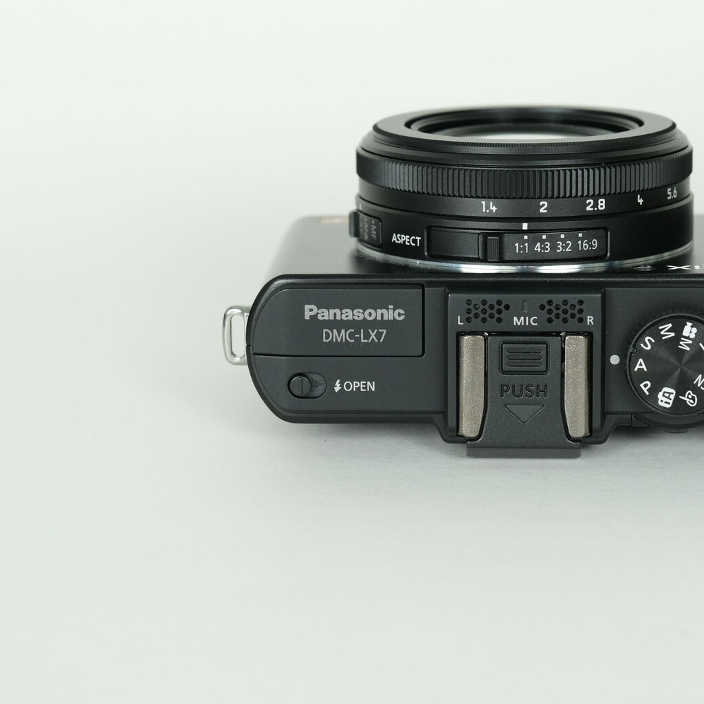 Panasonic LUMIX DMC-LX7-K ブラックの出品 | ONE SCENE（ワンシーン）