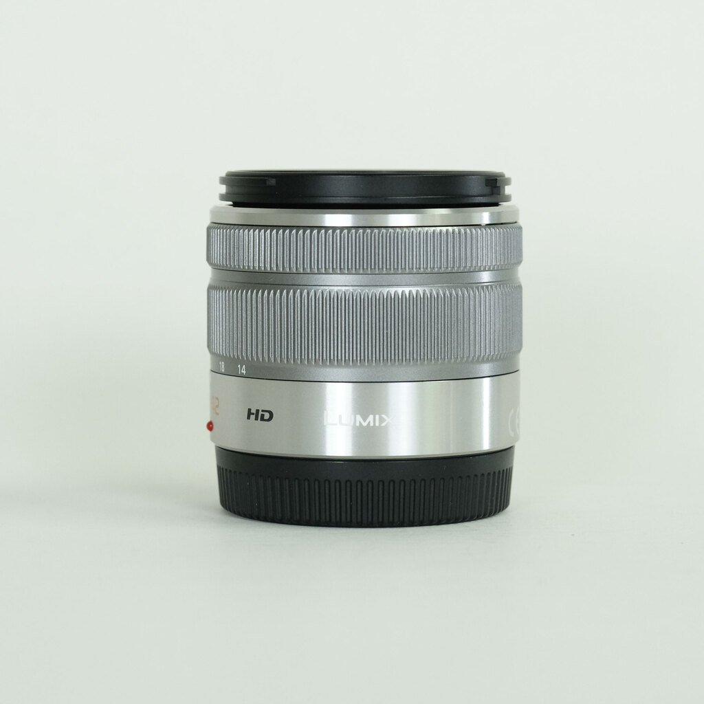 Panasonic LUMIX G VARIO 14-42mm F3.5-5.6II ASPH. MEGA O.I.S. シルバー H-FS1442A-S Panasonic LUMIX G VARIO 14-42mm F3.5-5.6II ASPH. MEGA O.I.S. シルバー H-FS1442A-S