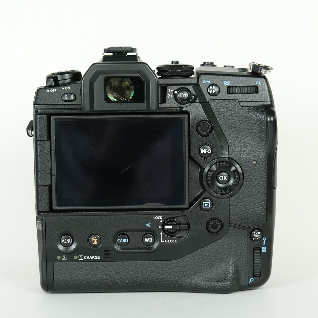 OLYMPUS OM-D E-M1X