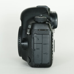 Canon EOS 5D Mark IV