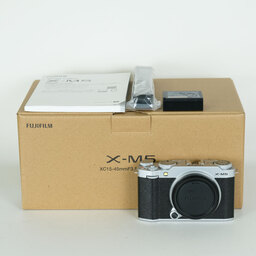 FUJIFILM X-M5