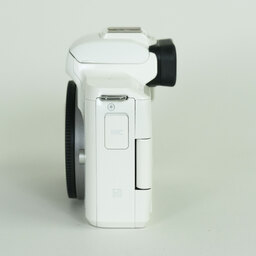 Canon EOS Kiss M Canon EOS Kiss M