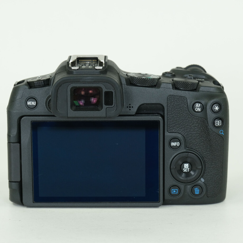 Canon EOS R8