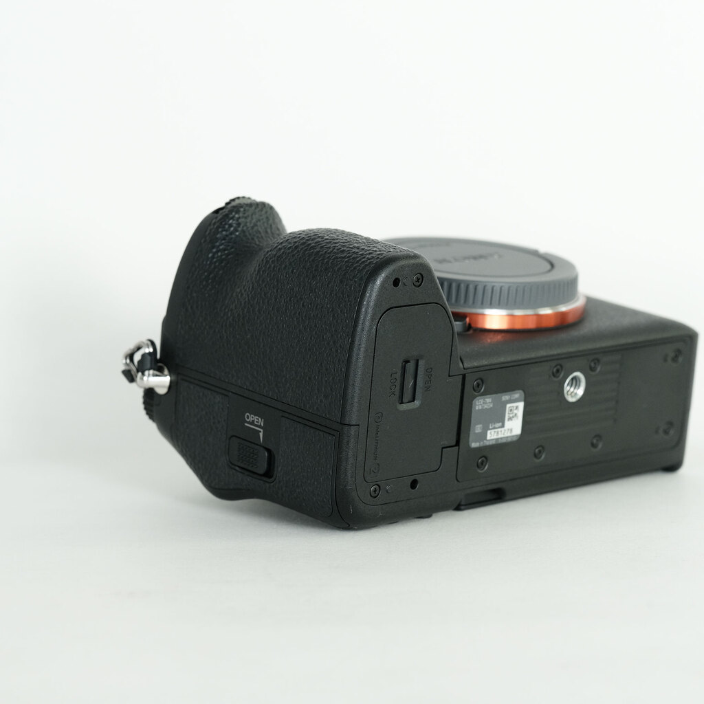 SONY α7 IV(ILCE-7M4) SONY α7 IV(ILCE-7M4)