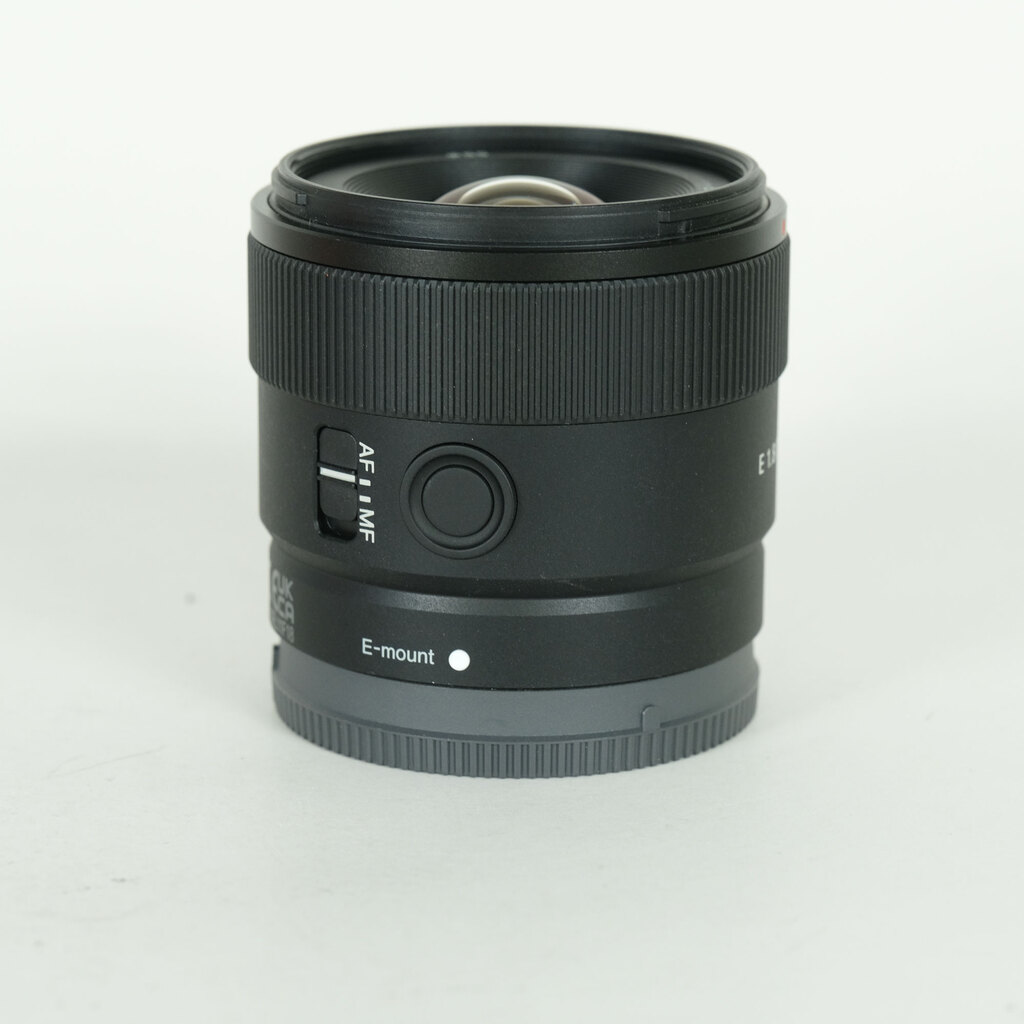 SONY E 11mm F1.8 SEL11F18の出品 | ONE SCENE（ワンシーン）