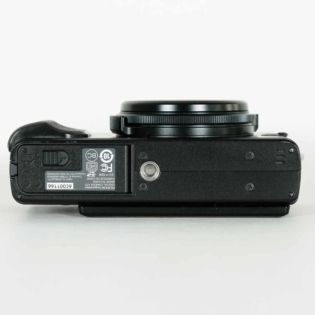 FUJIFILM X70 ブラック