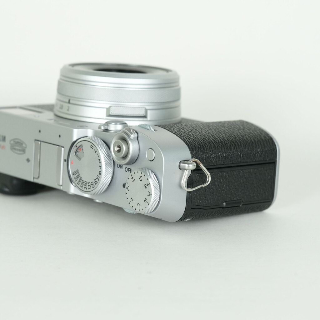 FUJIFILM X100VIの出品 | ONE SCENE（ワンシーン）